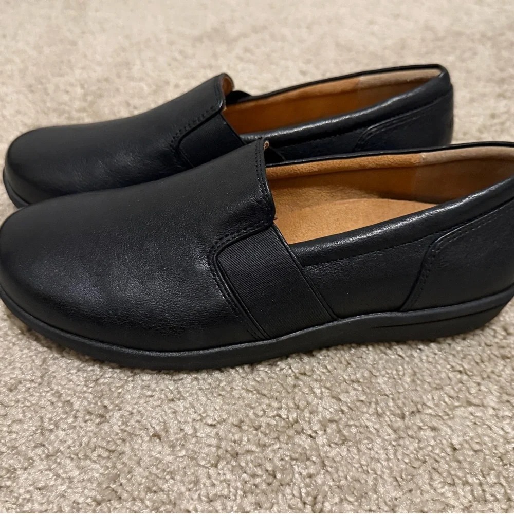 Vionic Magnolia Gianna Black Leather Slip-On Flats Size 6